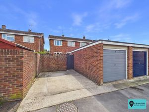 Garage & Parking - click for photo gallery
